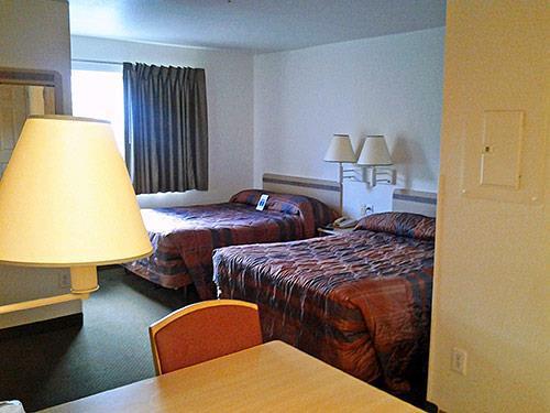 Studio 6 Charlotte Airport Hotel Room photo